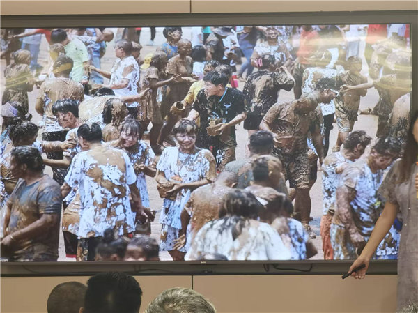 綿陽(yáng)中旅行假日旅行社舉行“什邡號.2025熊貓專(zhuān)列”旅游線(xiàn)路分享會(huì )